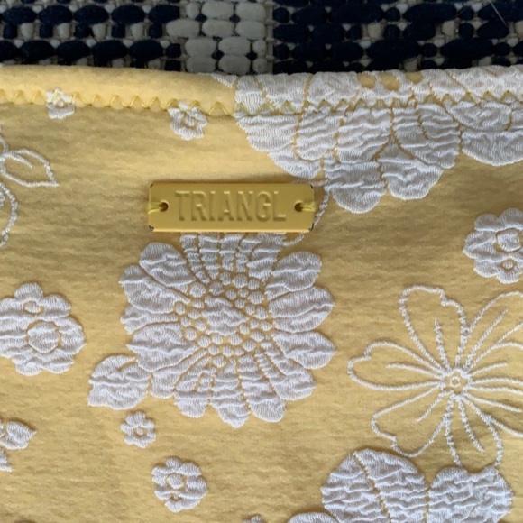 SOLD* Triangl bikini lemon 🍋 - Picture 8 of 12